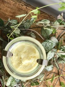 DIY pflegende vegane Bodybutter, Naturkosmetik, DiY Naturkosmetik, Naturseifen, Badepraline on Tour, Selbstrührer, Handmade, Duschriegel, Badepraline, Duschcreme, Naturseifen, Seifen, zerowaste, no plastic, natural cosmetics