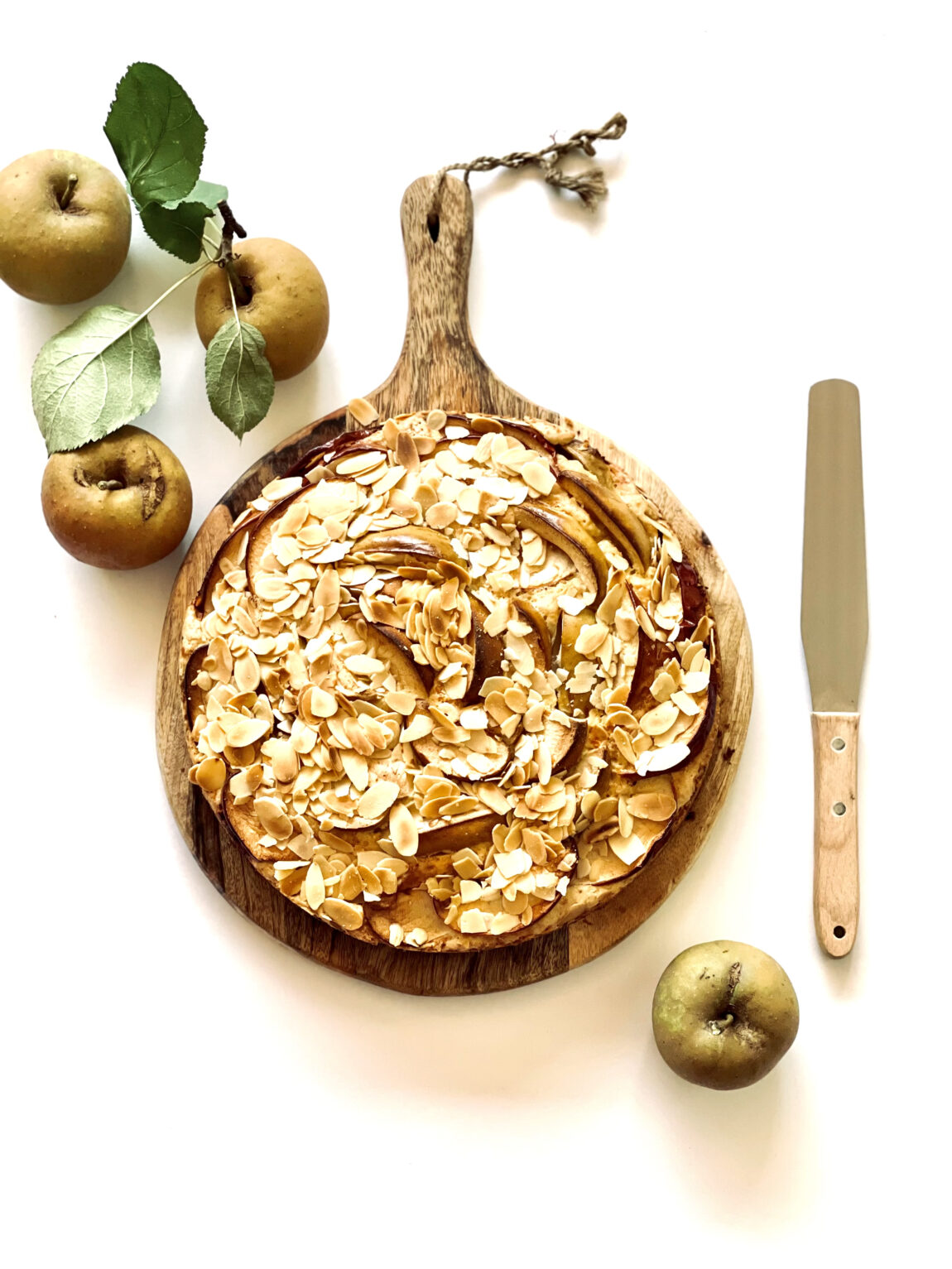 Veganer Apfelkuchen mit Mandeln